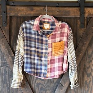 American Eagle Cropped Flannel Plaid Shirt Small